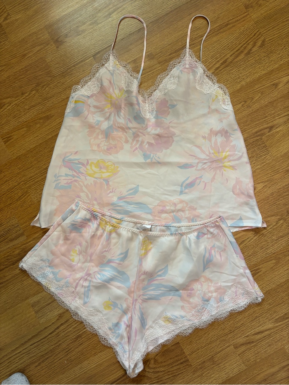 Victorias Secret short pj set satin M floral coquette romantic vintage inspired